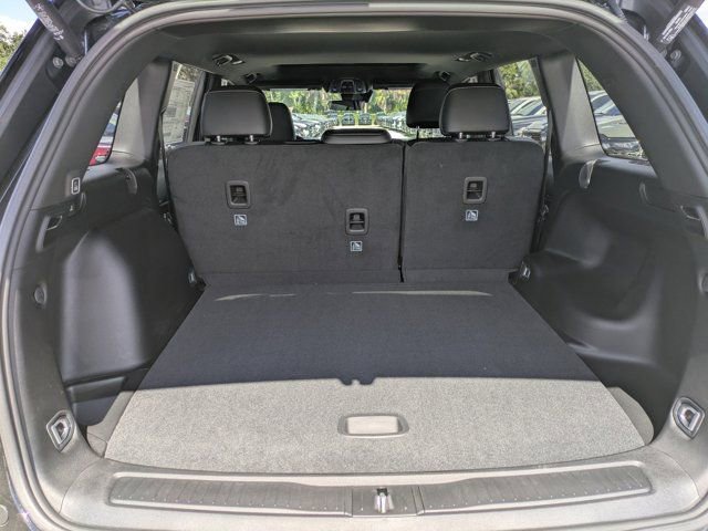 New 2025 Jeep Grand Cherokee Altitude image 11