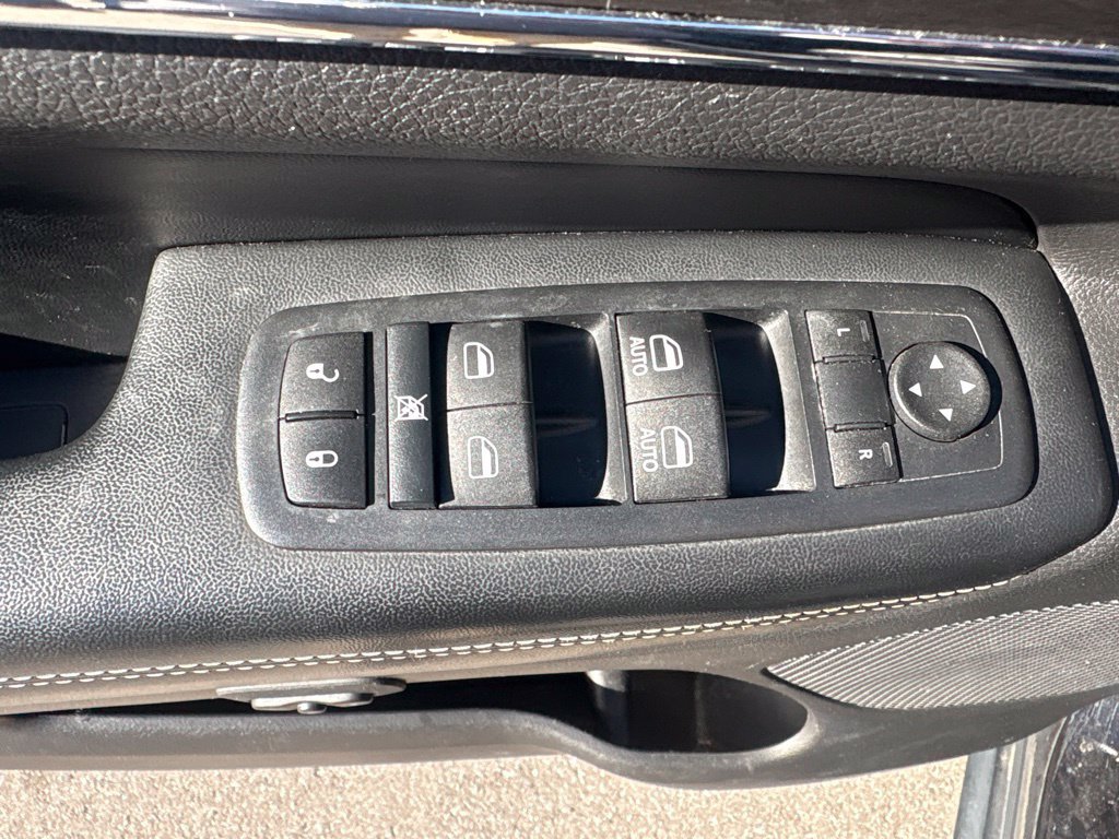 Used 2015 Jeep Grand Cherokee Limited w/ Trailer Tow Group IV AWD/4WD image 42