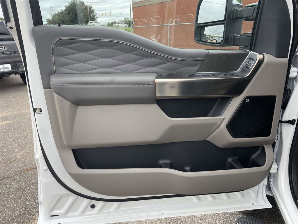 New 2026 Ford F450 Platinum w/ Platinum Plus Package image 15
