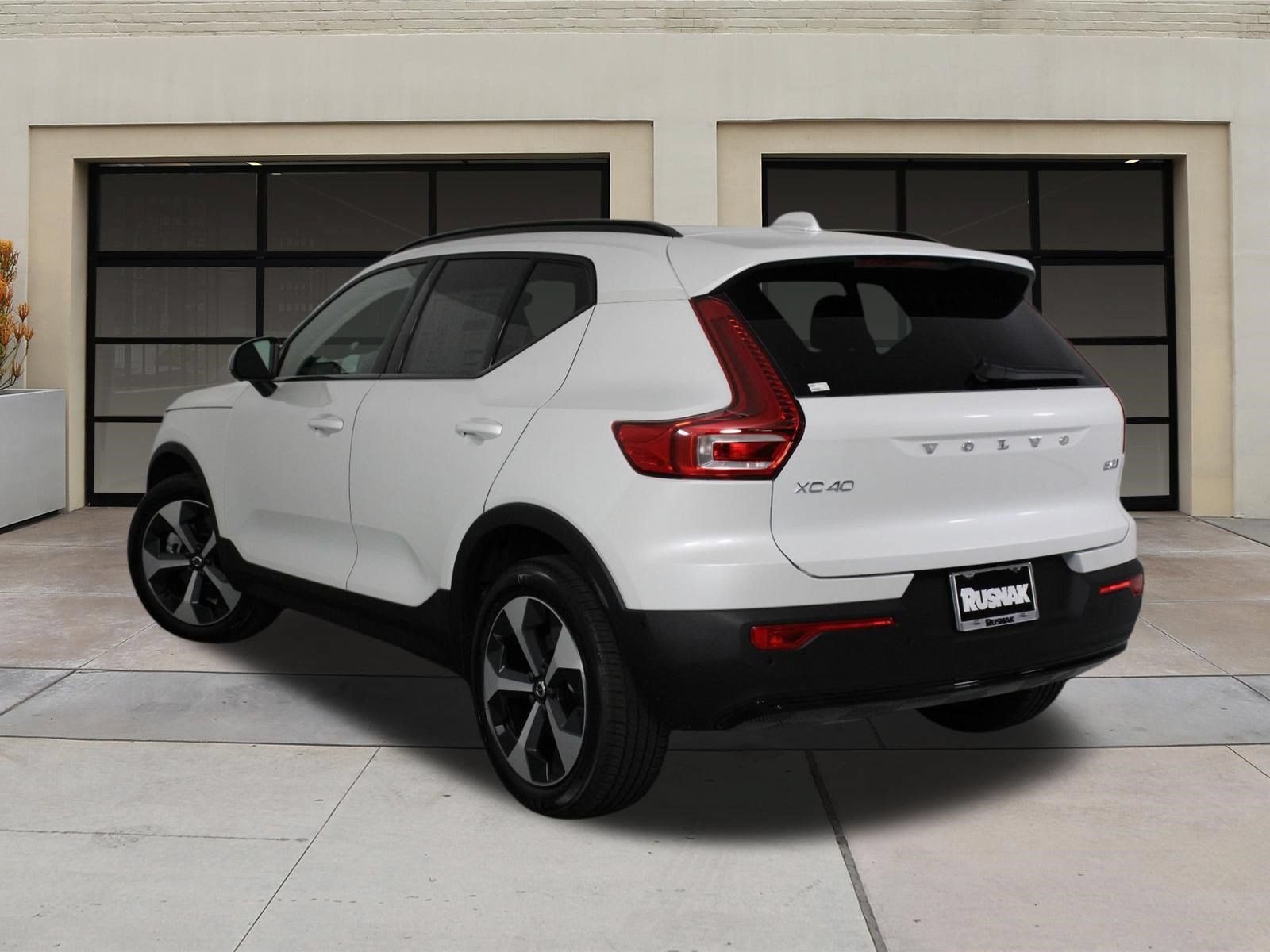 New 2026 Volvo XC40 B5 Plus w/ Climate Package AWD/4WD image 3