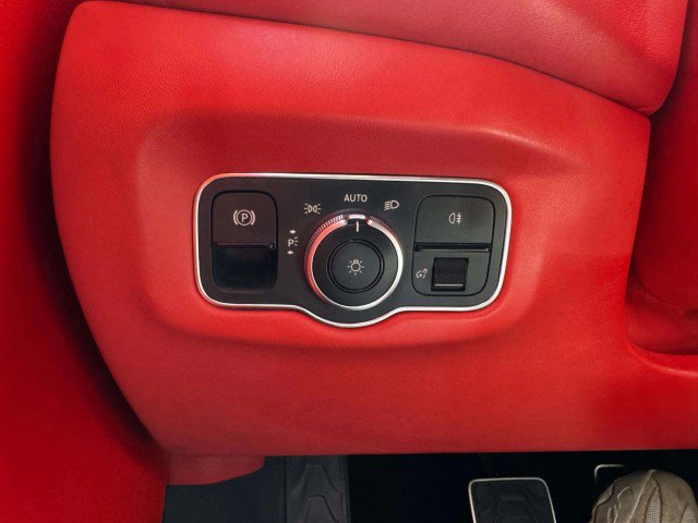 Used 2023 Aston Martin V8 Vantage Coupe image 24