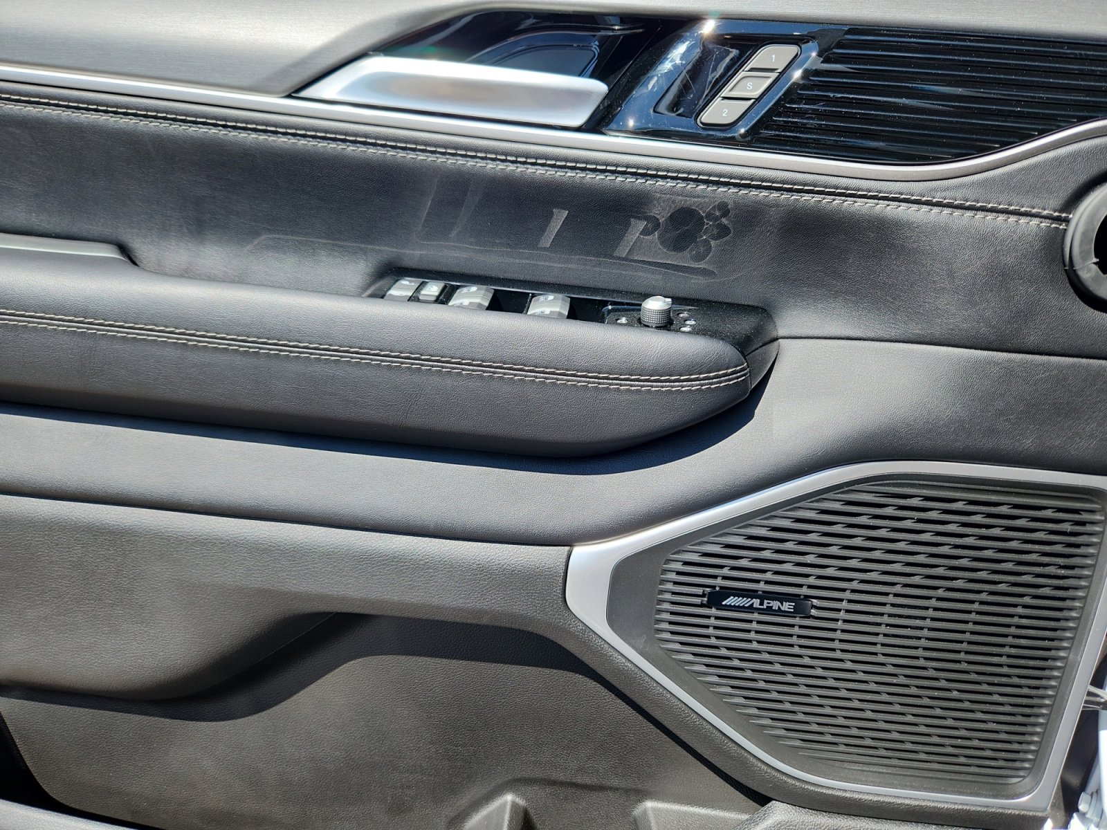 New 2025 Jeep Wagoneer Series II w/ Convenience Group I image 14