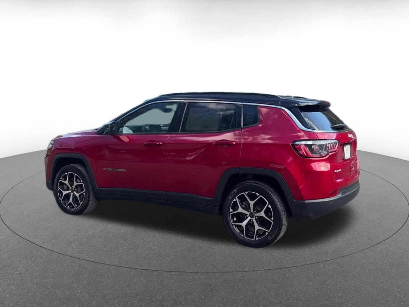 Used 2025 Jeep Compass Limited AWD/4WD image 8