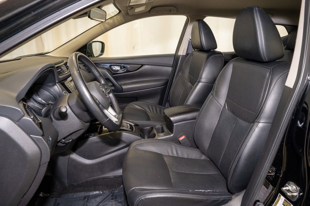 Used 2022 Nissan Rogue Sport SL image 9