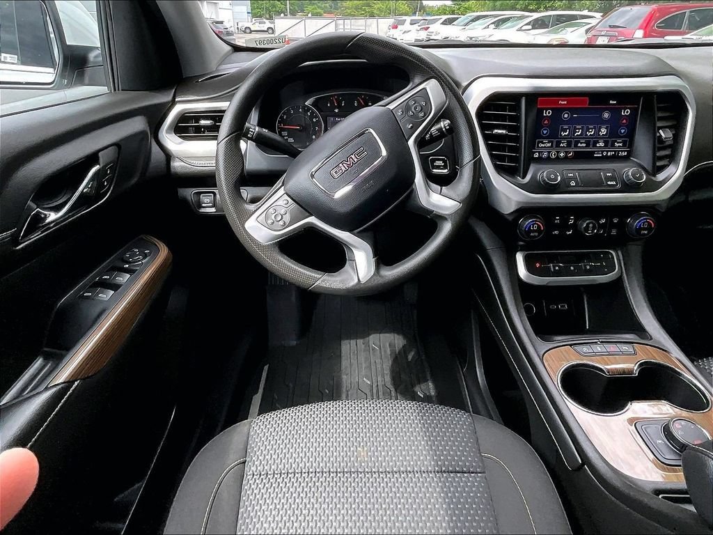 Used 2023 GMC Acadia SLE AWD/4WD image 17