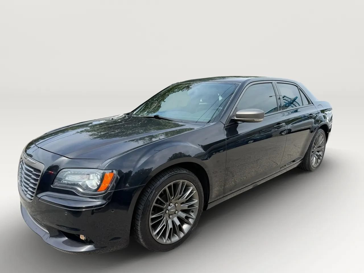 Used 2013 Chrysler 300 C RWD image 9