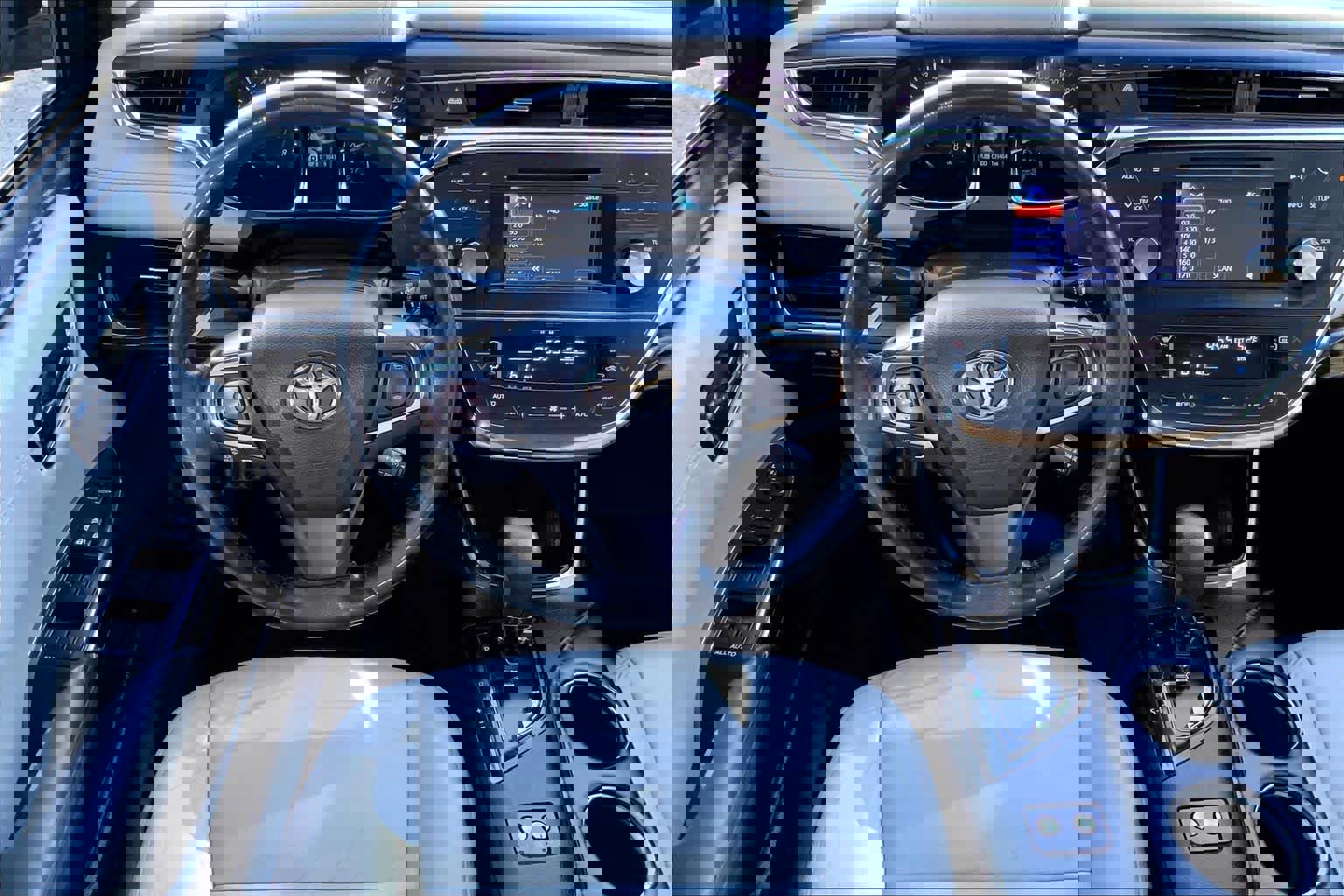 Used 2013 Toyota Avalon XLE image 5