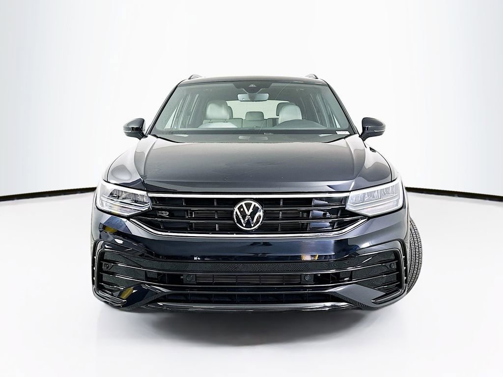 Used 2023 Volkswagen Tiguan SE R-Line FWD image 5