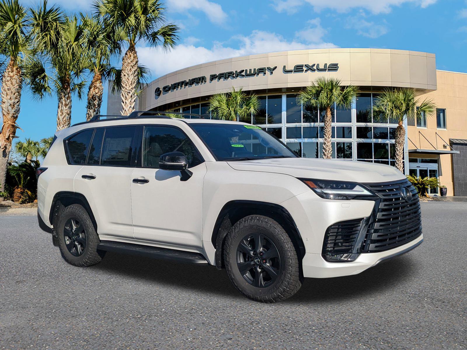 New 2025 Lexus LX 700h Overtrail video 2