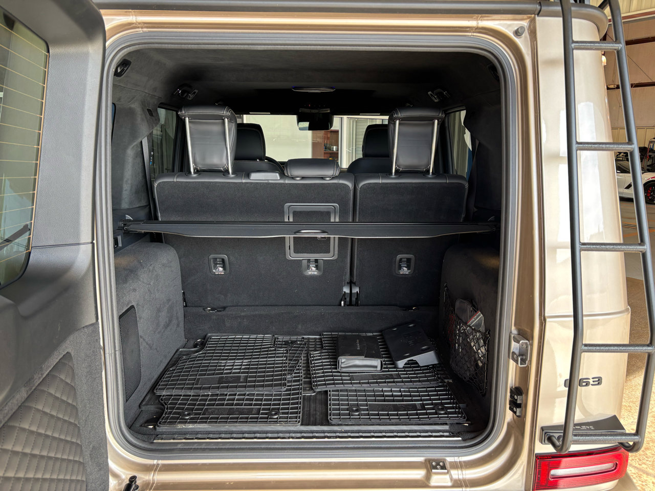 Used 2025 Mercedes-Benz G 63 AMG 4MATIC image 32