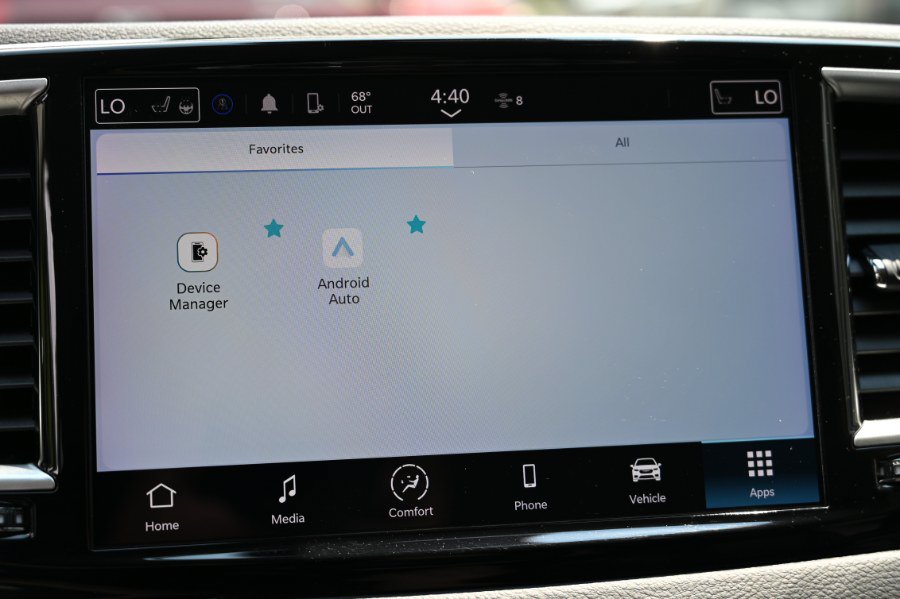 Used 2024 Chrysler Pacifica Touring-L FWD image 26