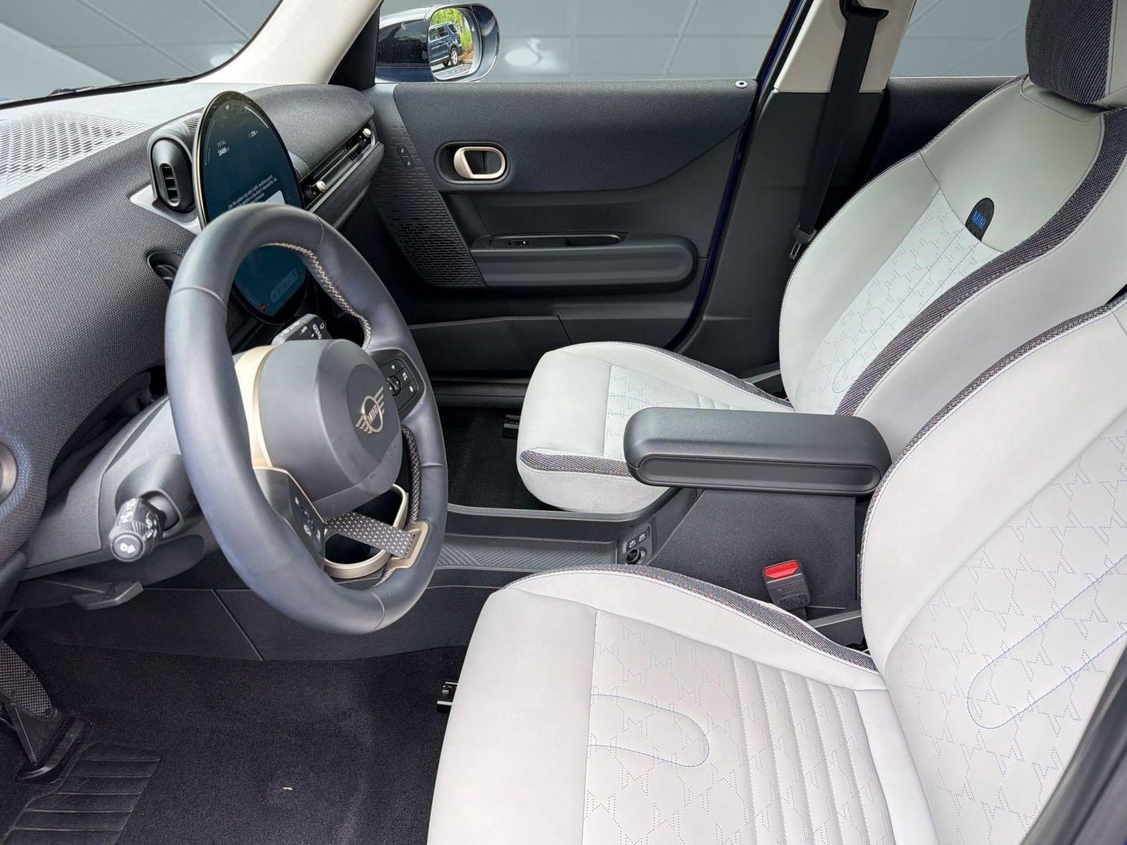 Certified 2025 MINI Cooper S FWD image 5