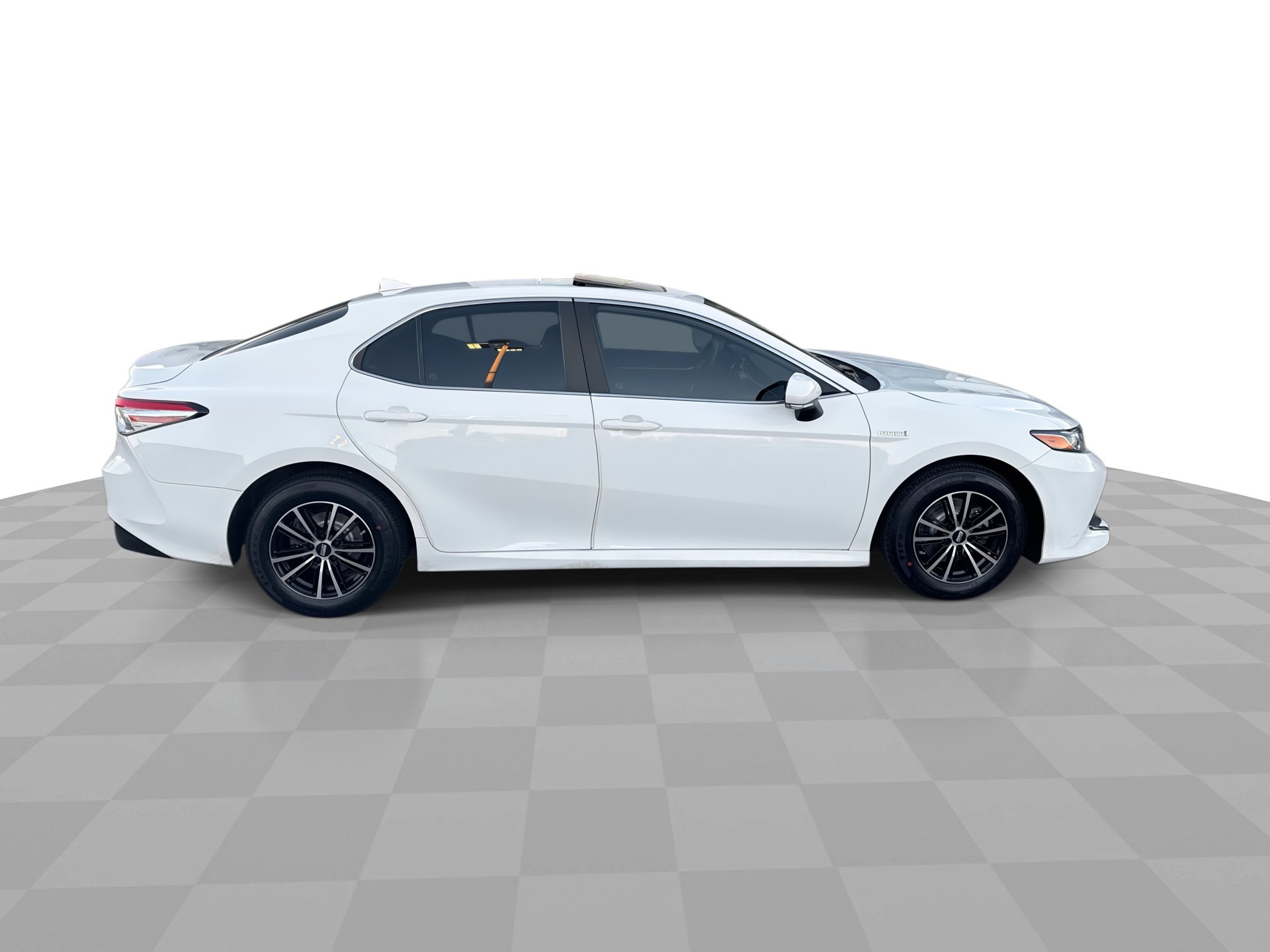 Used 2020 Toyota Camry LE image 9