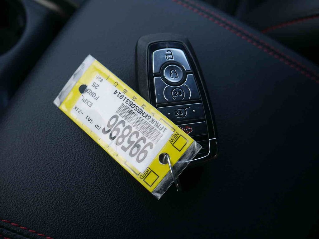 Used 2025 Ford Explorer ST-Line image 31