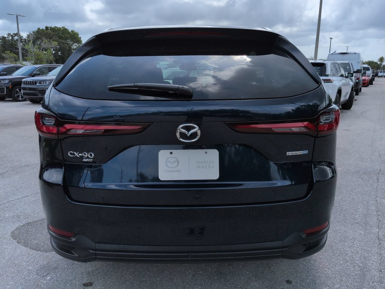 Used 2025 MAZDA CX-90 Plug-In Hybrid w/ Preferred AWD/4WD image 6