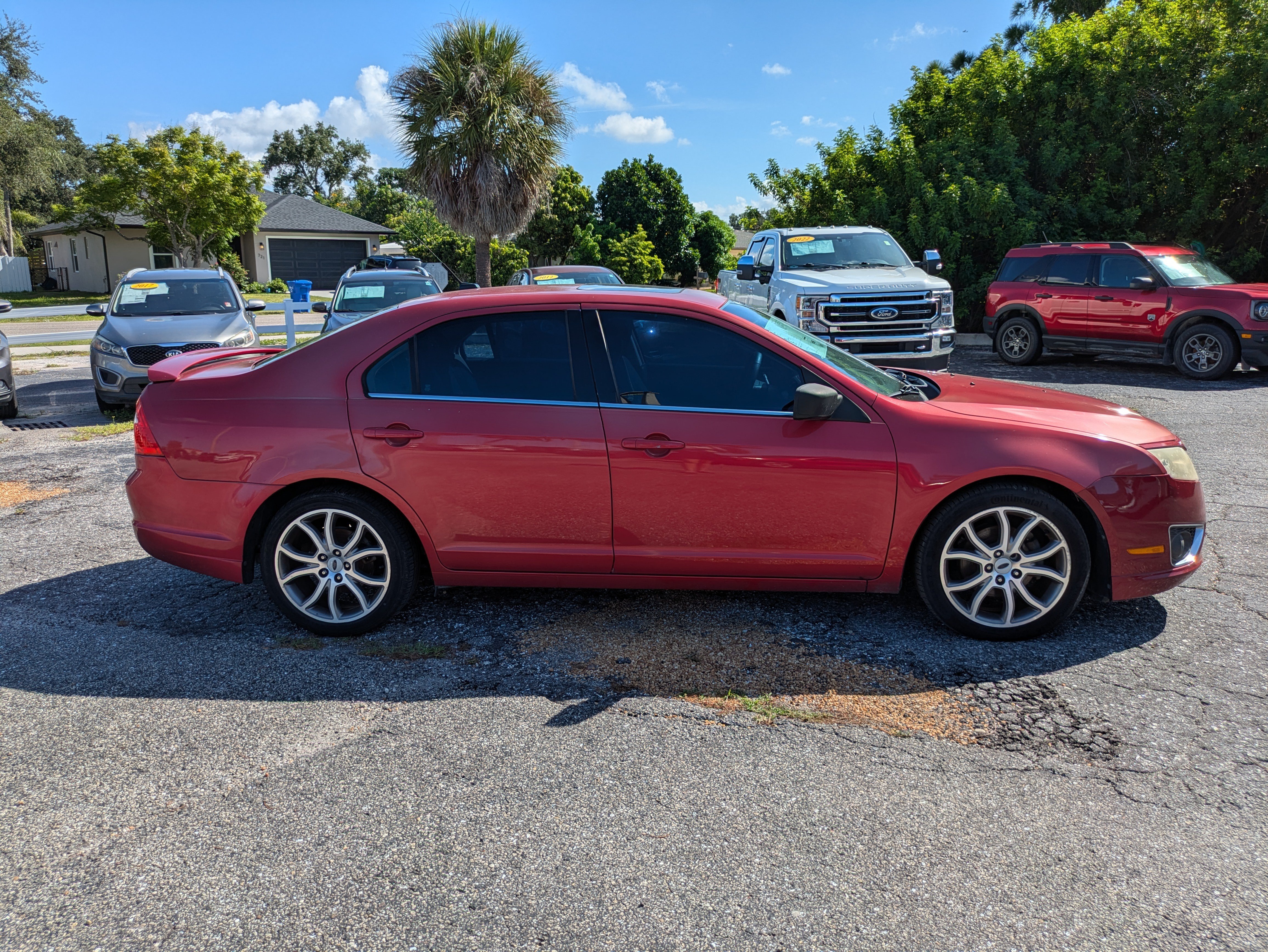 Used 2010 Ford Fusion SE FWD image 3