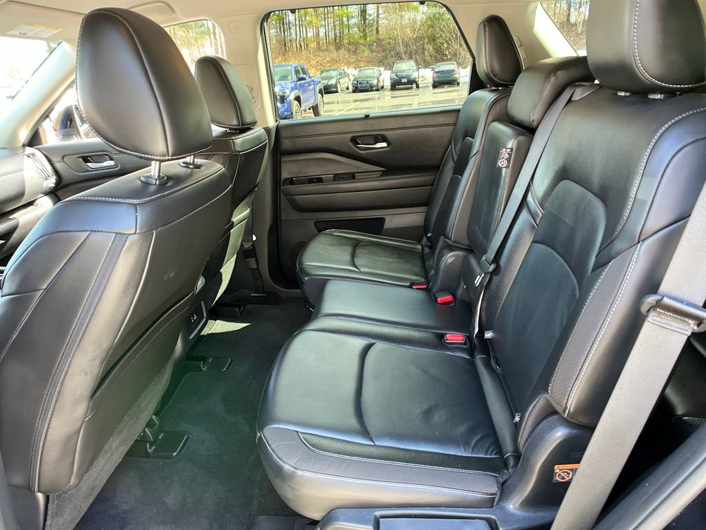 Used 2024 Nissan Pathfinder SL AWD/4WD image 21