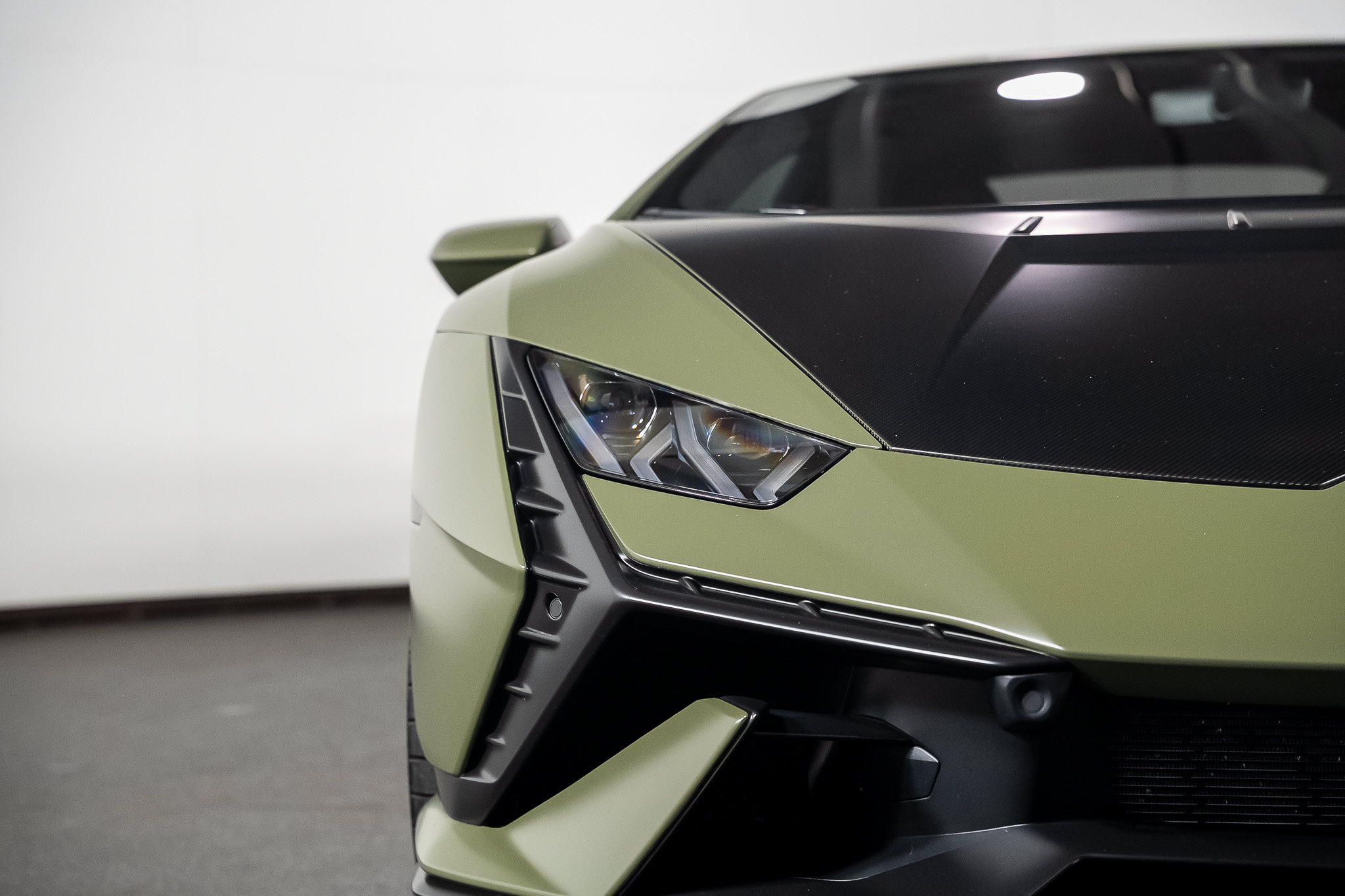 Used 2023 Lamborghini Huracan Tecnica RWD image 6