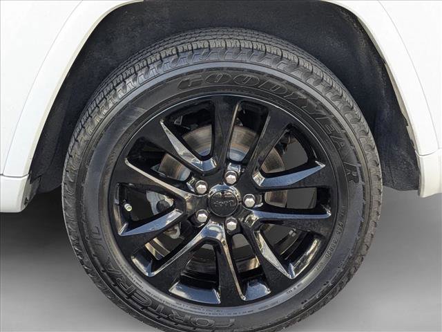 Used 2020 Jeep Grand Cherokee Altitude image 22