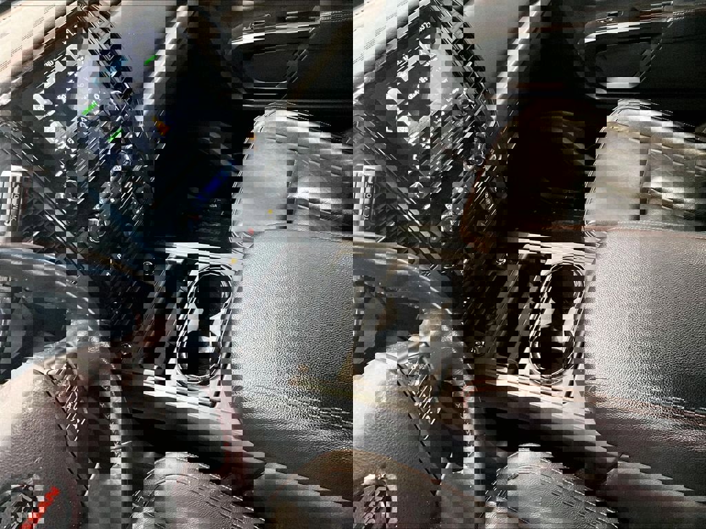 Used 2021 Nissan Titan PRO-4X w/ Pro-4x Convenience Package image 14