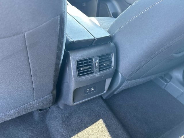 Used 2023 Nissan Rogue SV FWD image 18
