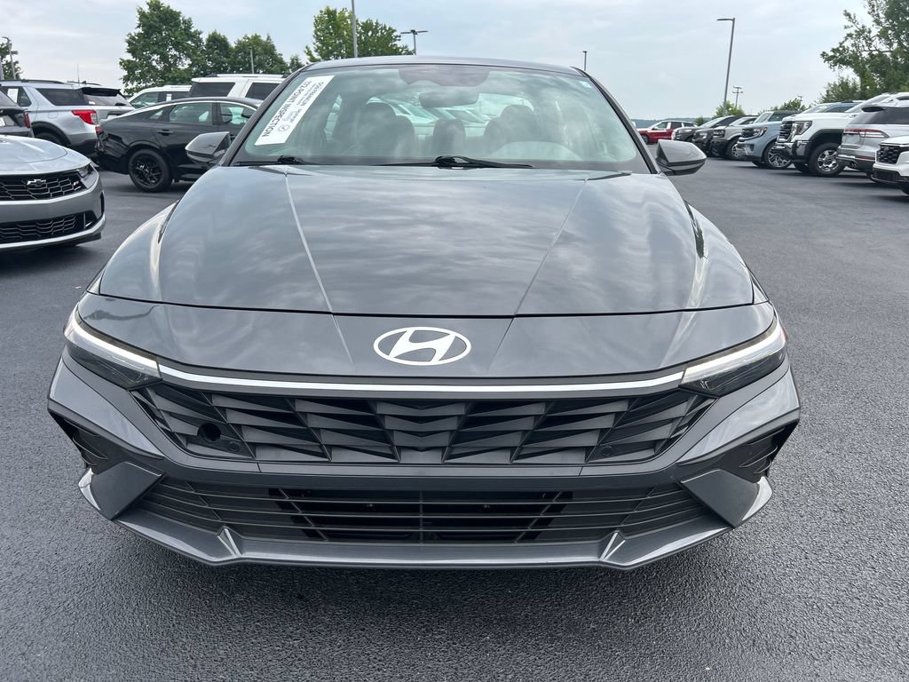 Used 2024 Hyundai Elantra SE FWD image 8