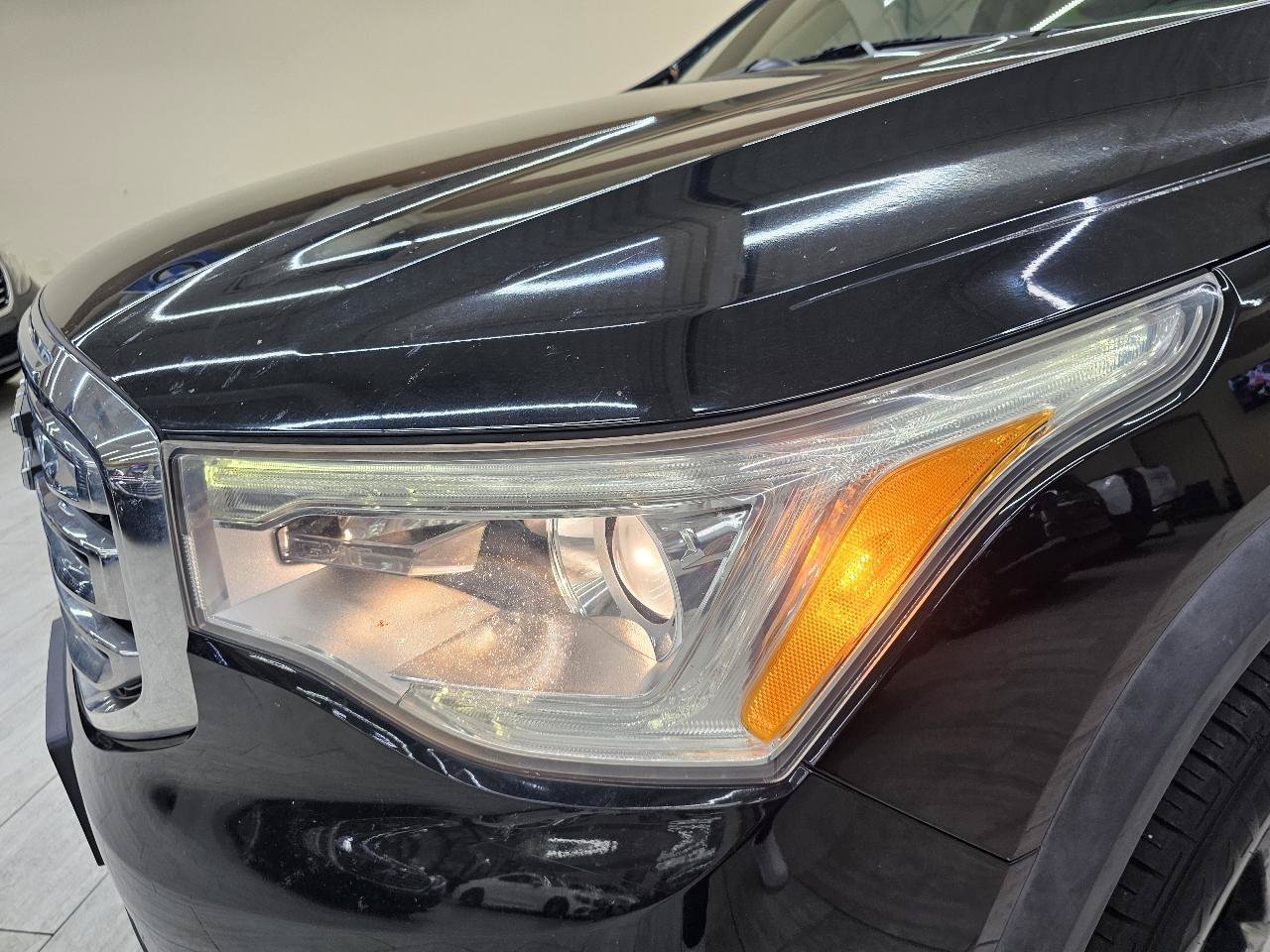 Used 2017 GMC Acadia SLT FWD image 10
