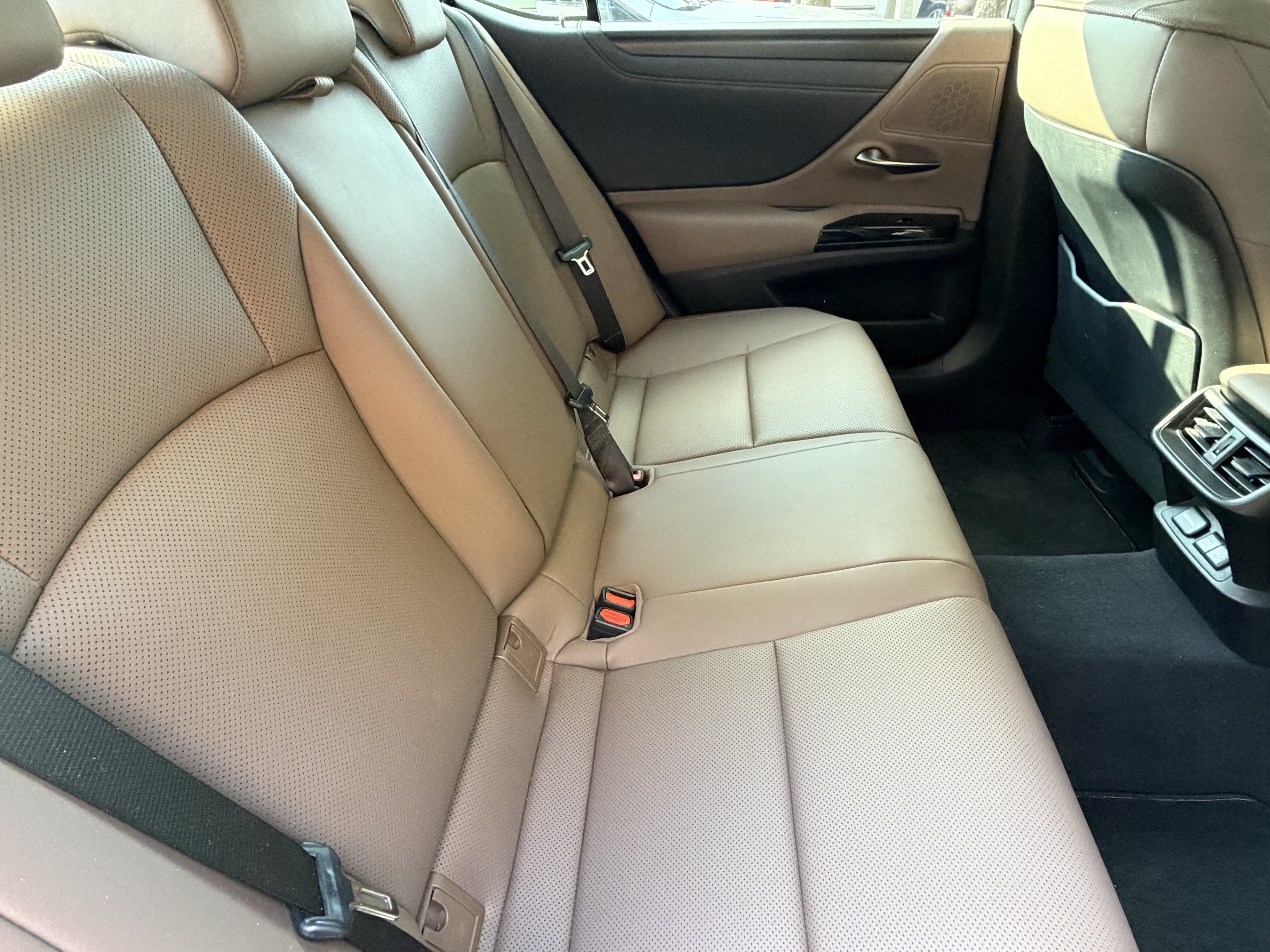 Certified 2023 Lexus ES 250 w/ Premium Package AWD/4WD image 40