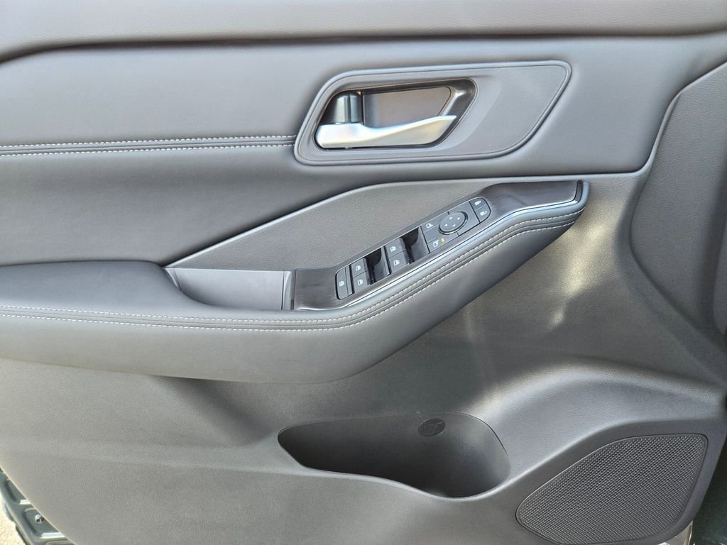 New 2026 Nissan Rogue SV image 11