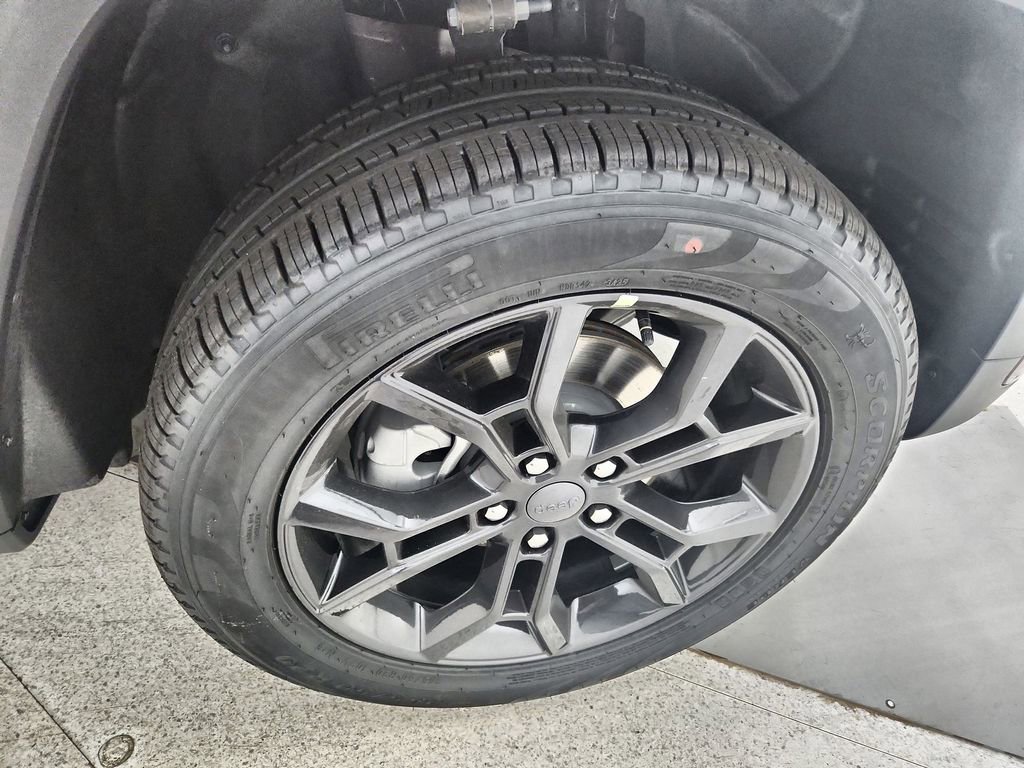 New 2025 Jeep Grand Cherokee Limited image 35