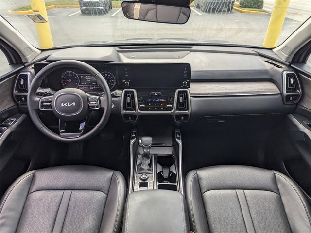 Used 2023 Kia Sorento EX image 10