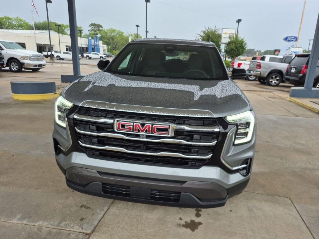 New 2026 GMC Terrain Elevation w/ Technology Package II FWD image 2