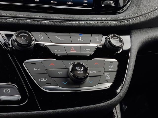 New 2026 Chrysler Pacifica Limited image 30