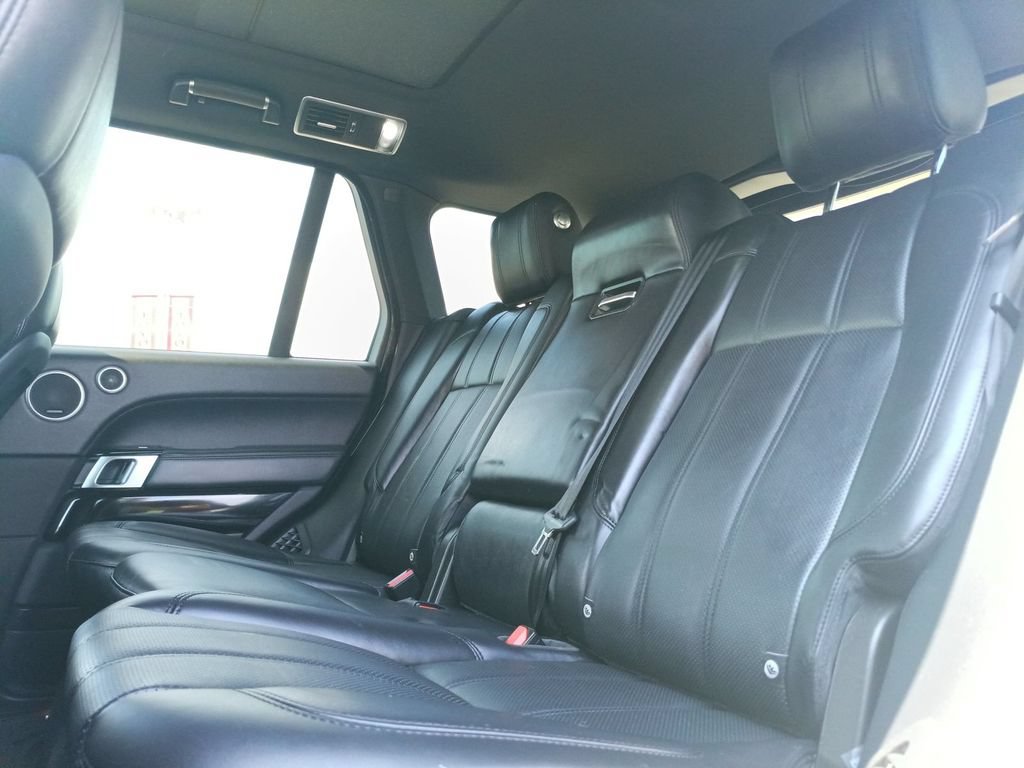 Used 2017 Land Rover Range Rover HSE AWD/4WD image 29