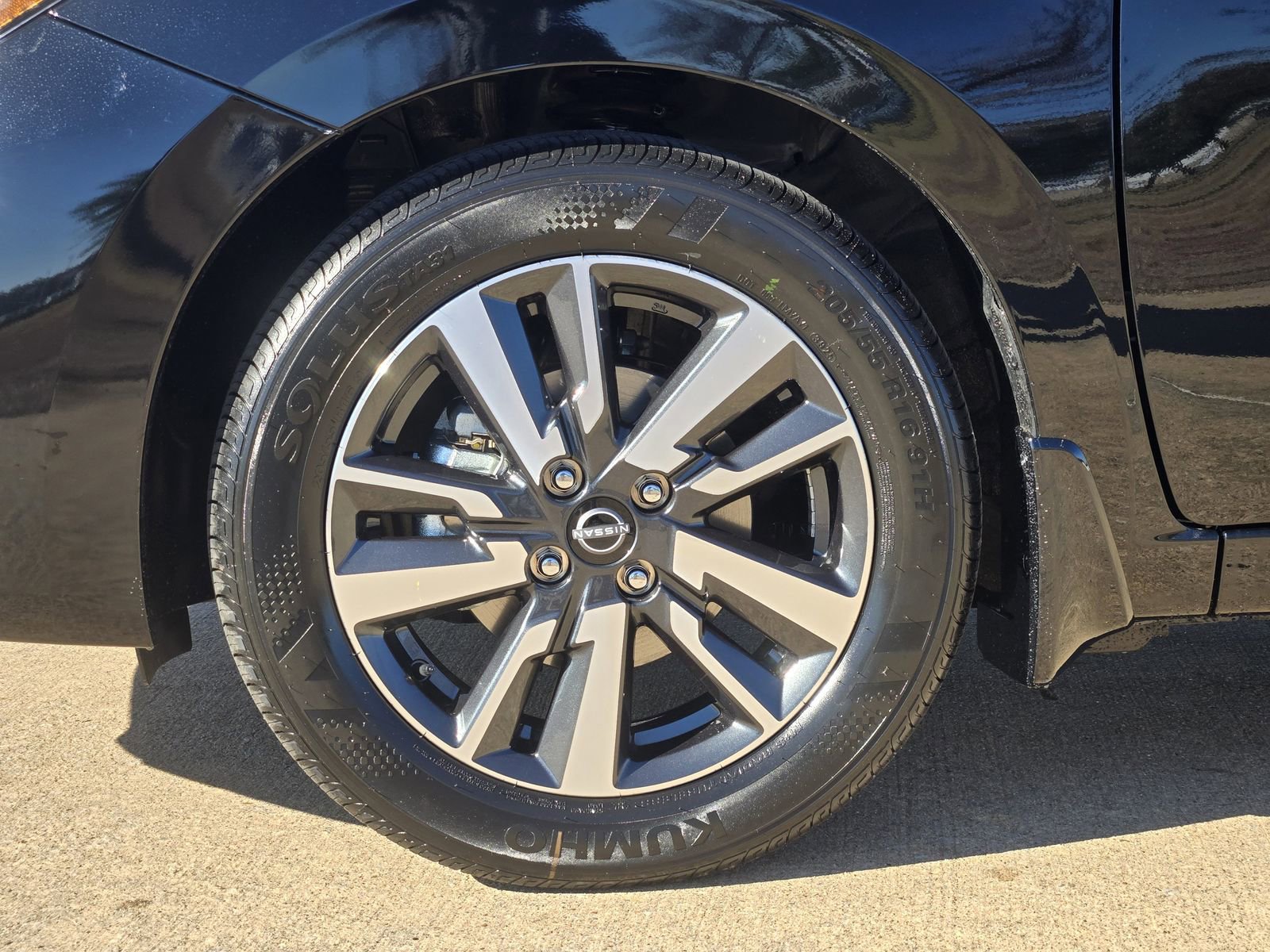 New 2025 Nissan Versa SV w/ Trunk Package image 11