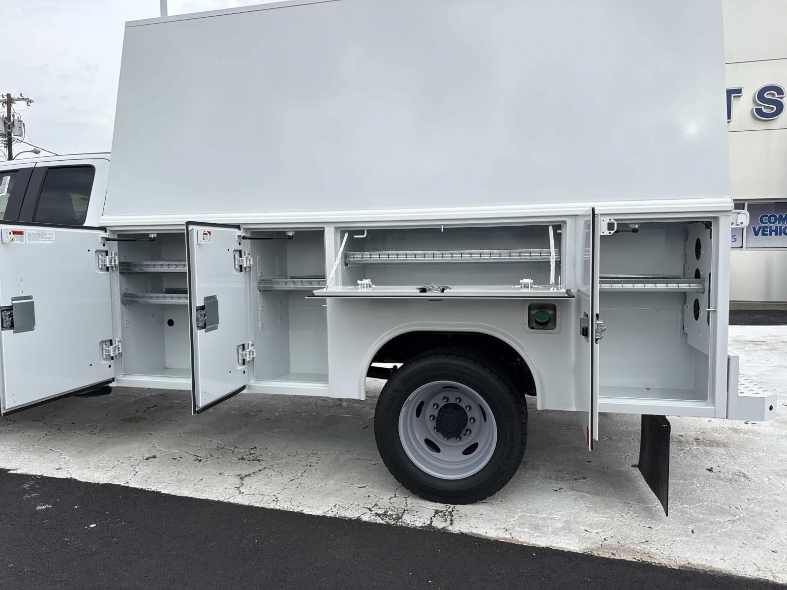 New 2026 Ford F550 4x4 Supercab Super Duty image 12