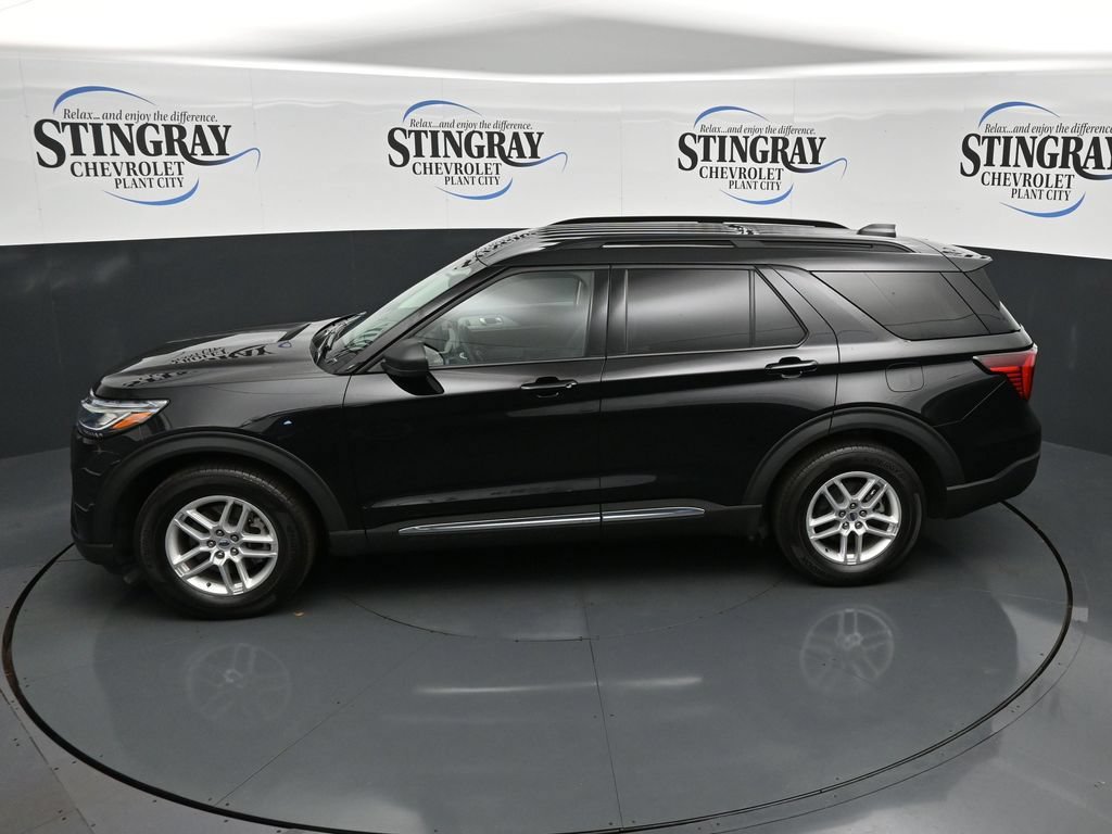 Used 2025 Ford Explorer Active RWD image 30