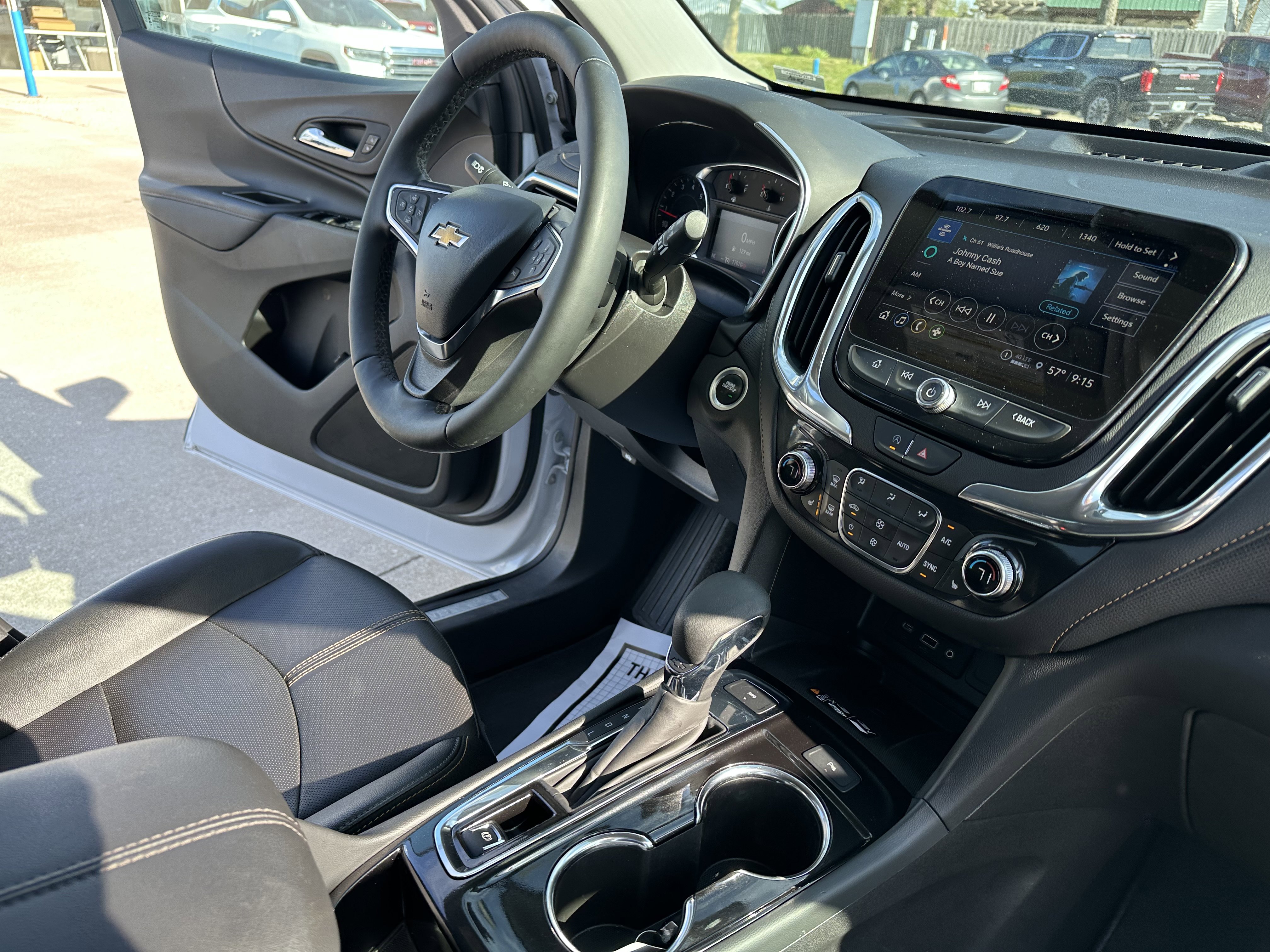 Used 2024 Chevrolet Equinox Premier AWD/4WD image 35