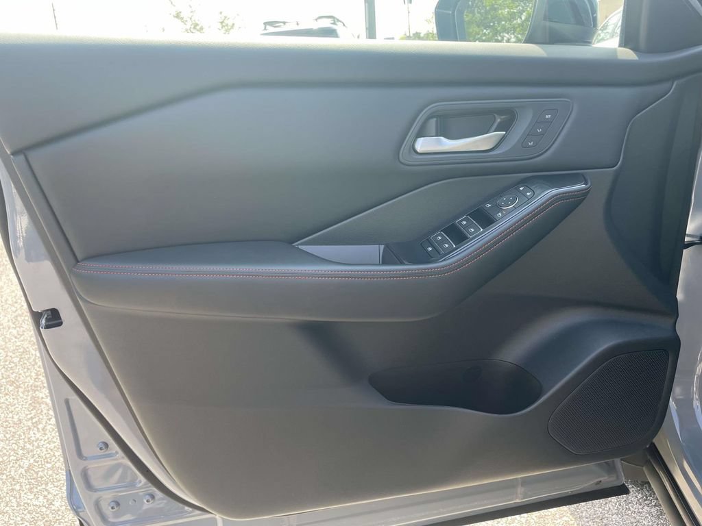 Used 2025 Nissan Rogue SV w/ Rock Creek Premium Package AWD/4WD image 16