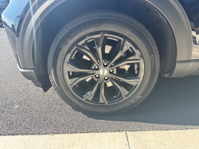 Used 2023 Ford Explorer XLT w/ Equipment Group 202A image 9