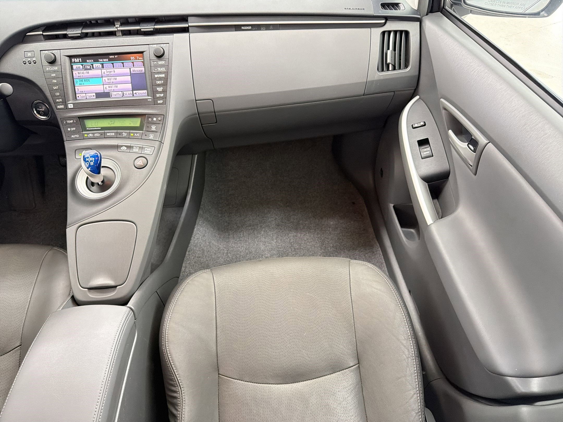 Used 2011 Toyota Prius Four w/ Solar Roof Pkg image 26