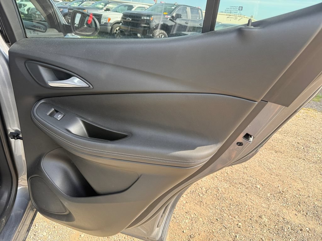 Used 2020 Buick Encore GX Preferred w/ Cold Weather Comfort Package AWD/4WD image 36