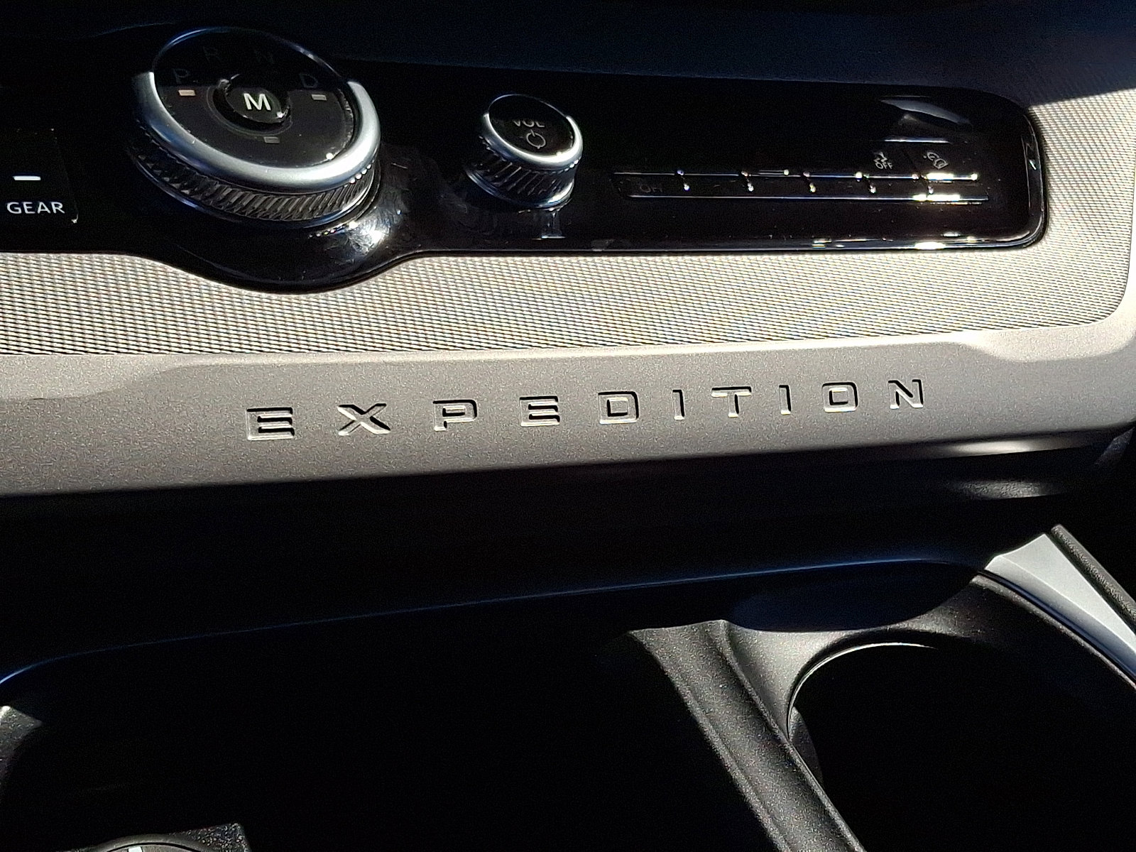 Used 2025 Ford Expedition Active AWD/4WD image 25