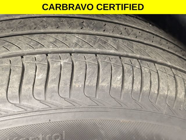 Certified 2025 Chevrolet Trax LT w/ LT Convenience Package FWD image 9