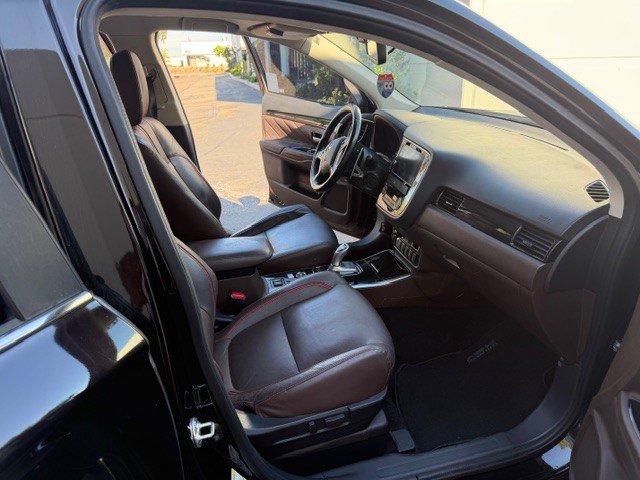 Used 2018 Mitsubishi Outlander SEL image 13