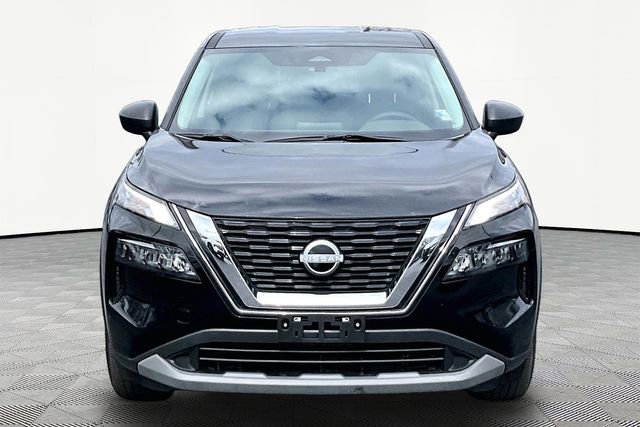 Used 2023 Nissan Rogue S image 2