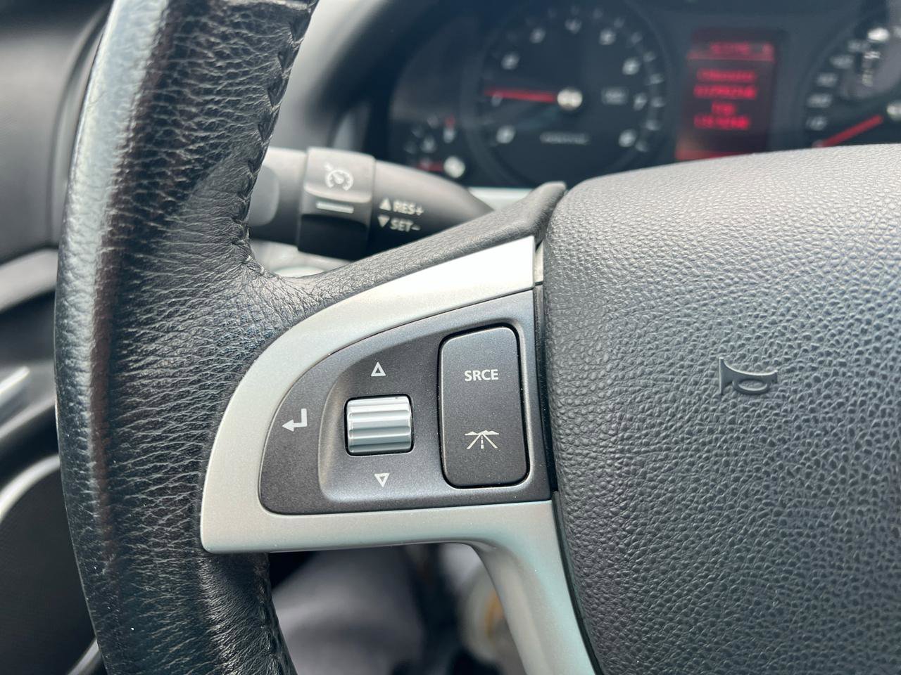 Used 2009 Pontiac G8 4dr Sdn w/ Premium Package image 26