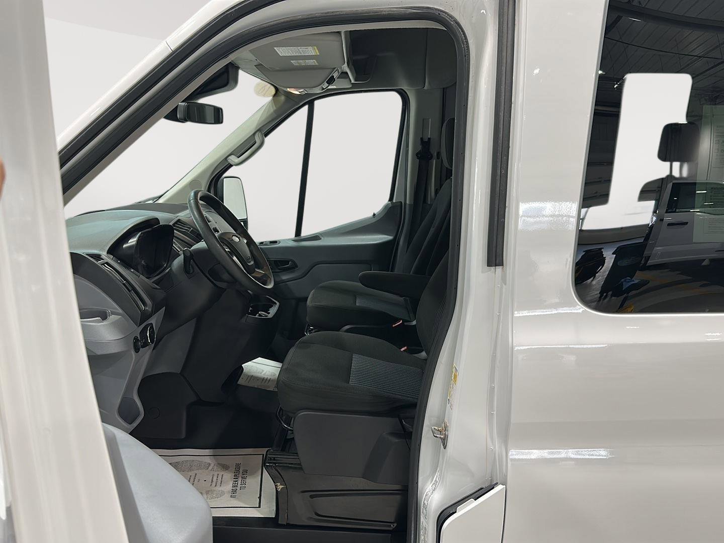 Used 2018 Ford Transit 350 XL image 16