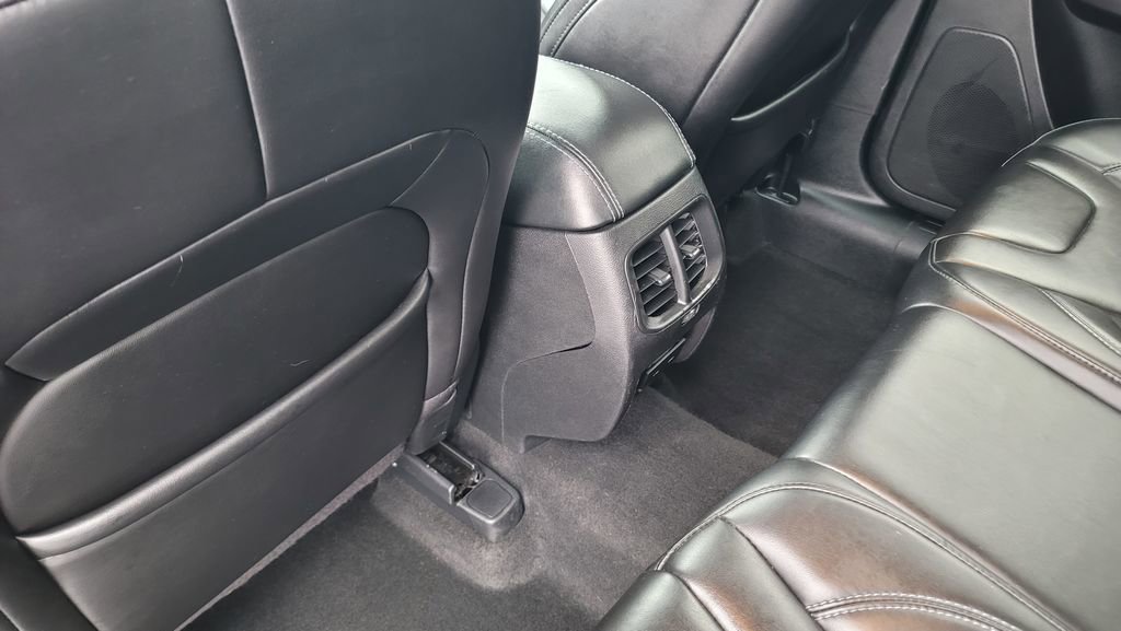 Used 2019 Jeep Cherokee Latitude Plus image 26