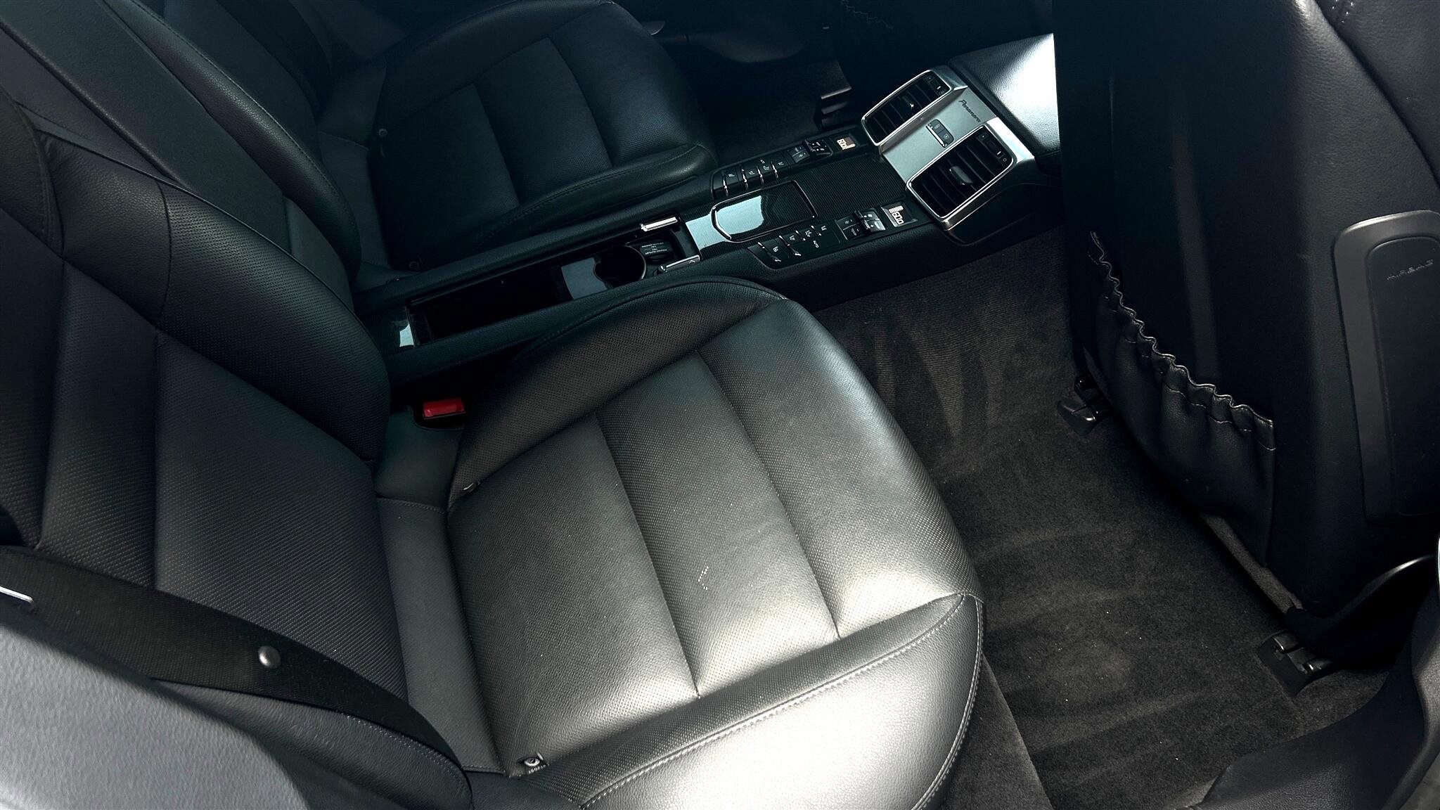 Used 2015 Porsche Panamera 4S image 44